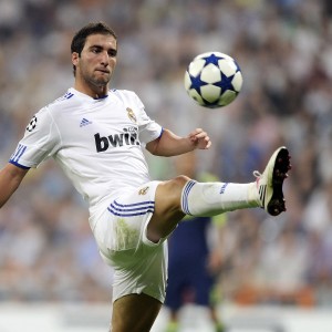 KAIYUNAPP-狼队艰难逼平谢菲联，连续两轮不胜，球迷呼吁主教练做出调整，谢菲联足球俱乐部