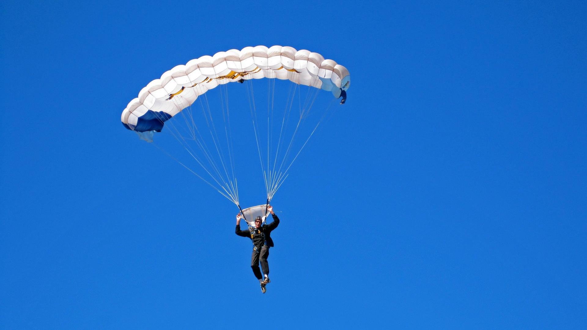 成都国际马拉松赛吸引全球跑者参加，成都马拉松项目