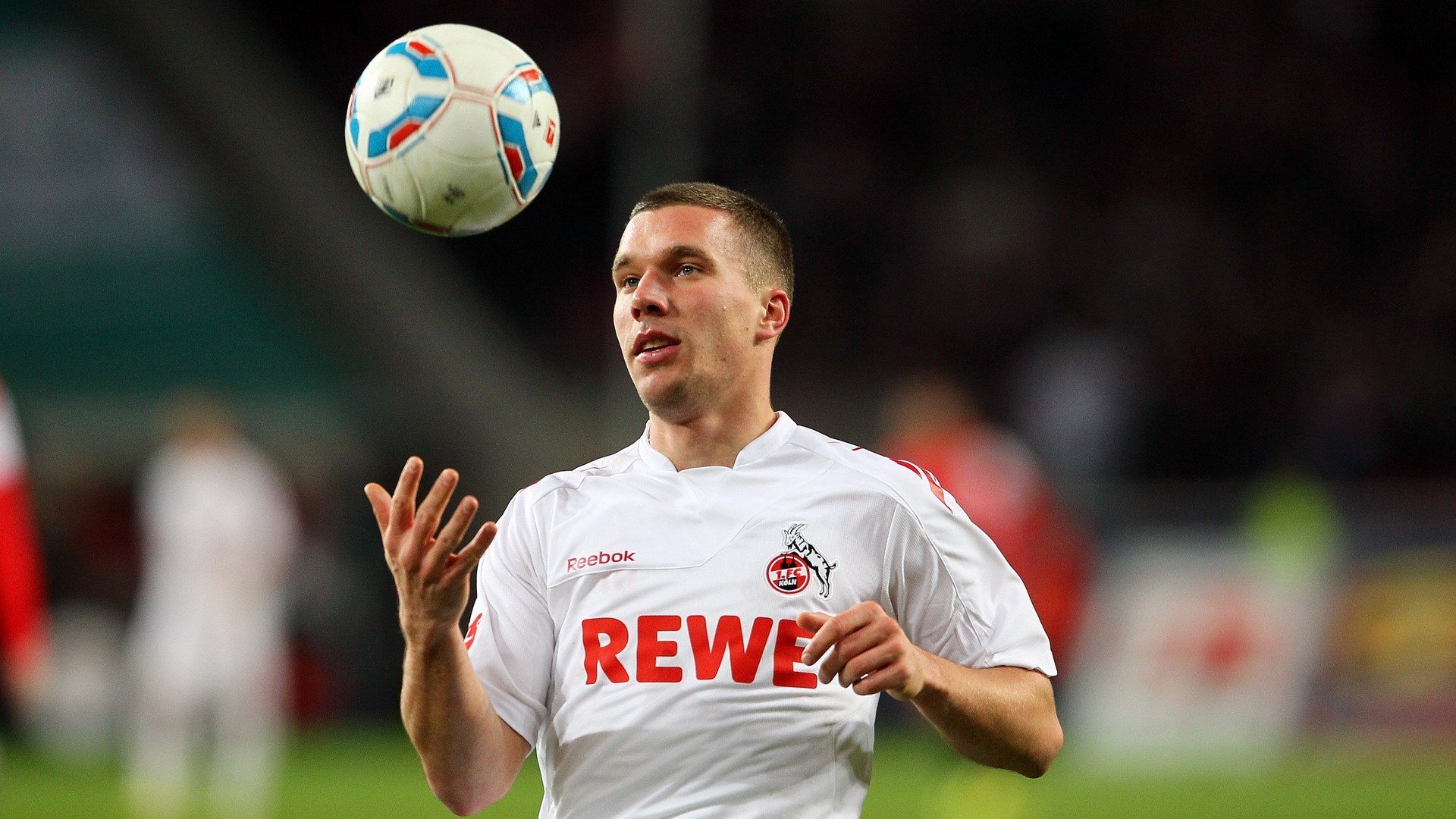 揭秘电竞训练基地内部环境，电竞训练馆